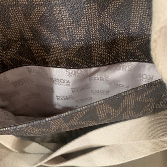 NWOT Brown Leather Michael Kors Signature Logo Crossbody Bag Messenger - Picture 8 of 10